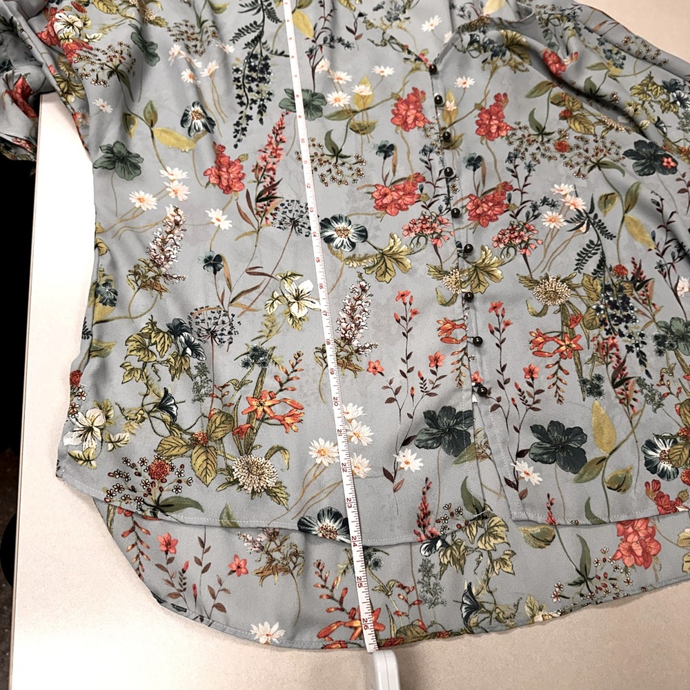 Sanctuary Button-up Floral Blouse Size Large - Picture 12 of 14